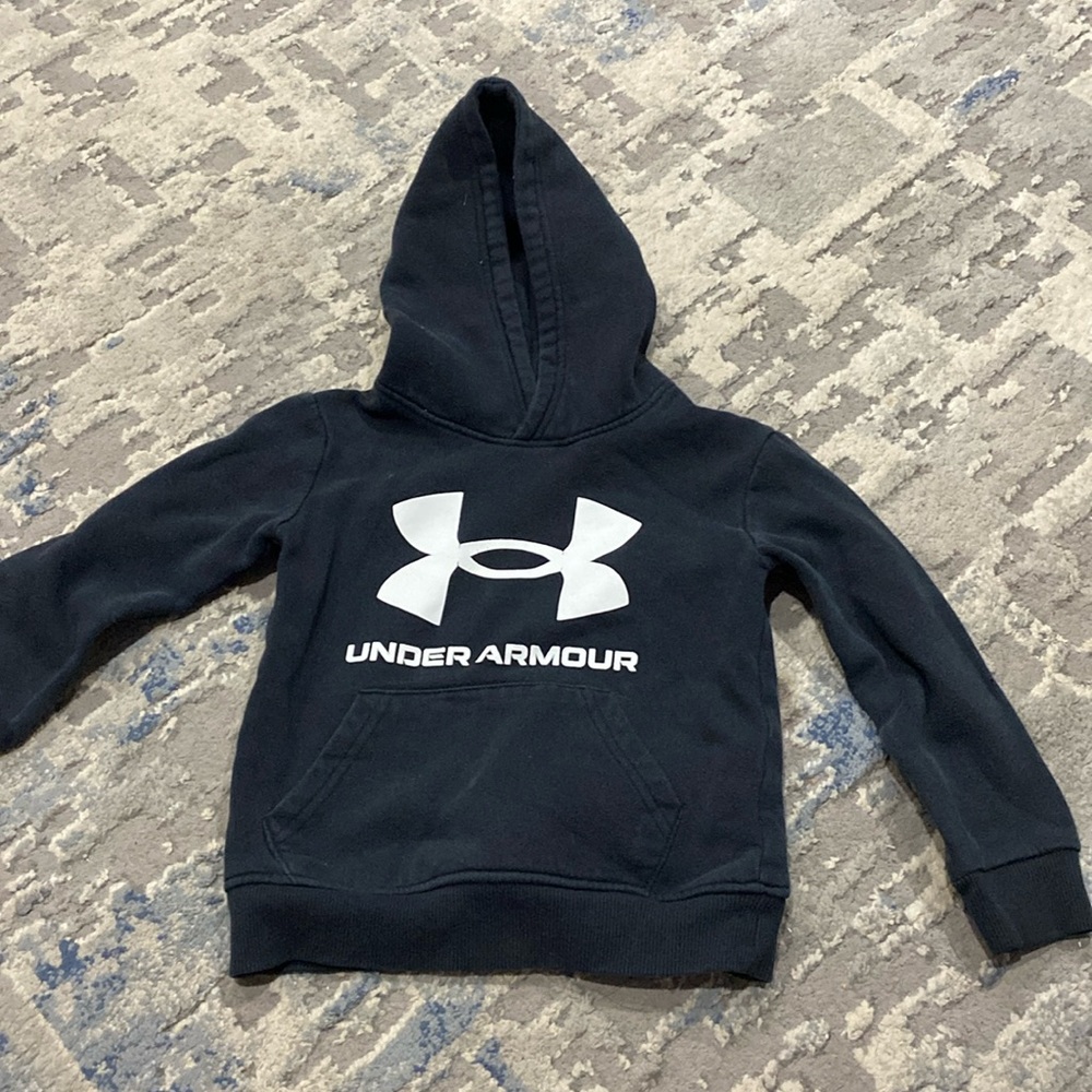 Under armour black hoodie white logo toddler size 4
